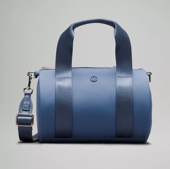 Lululemon Mini Barrel Bag - Picture 10 of 10